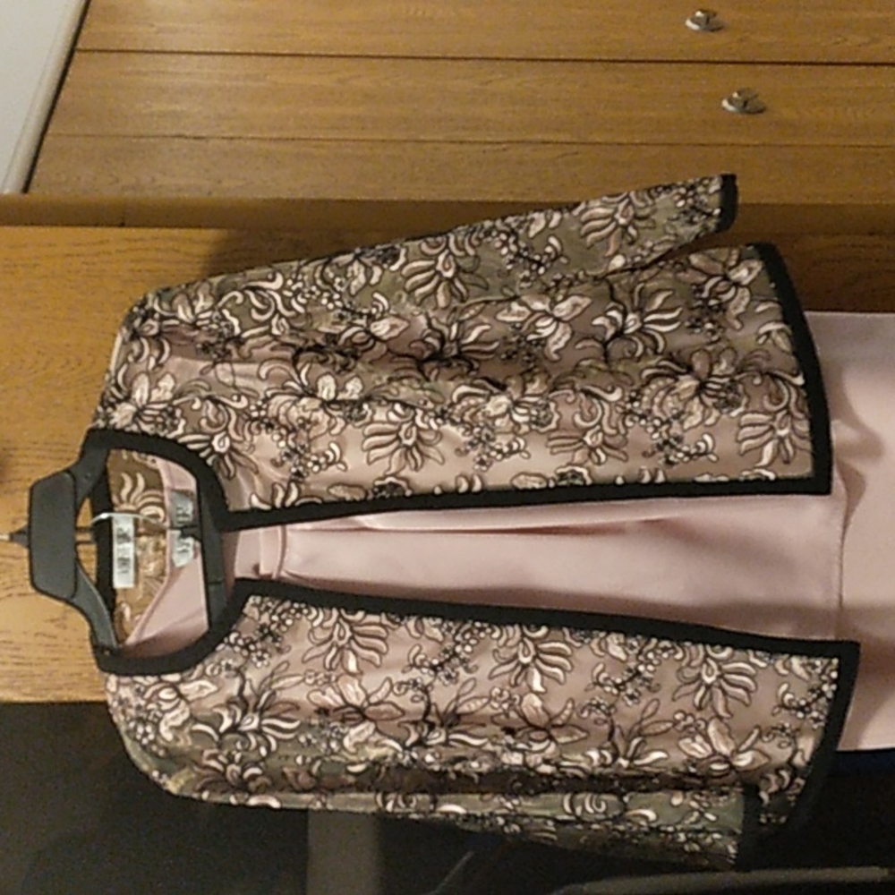 Women's Kasper light pink and black dress suit